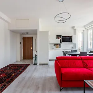 Garibaldi & Gae Aulenti Modern With Private Parking! Appartement